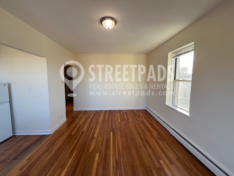 Building Photo - 60 Brighton Ave