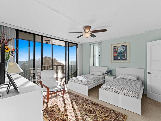 Building Photo - 7100 Sunshine Skyway Ln S