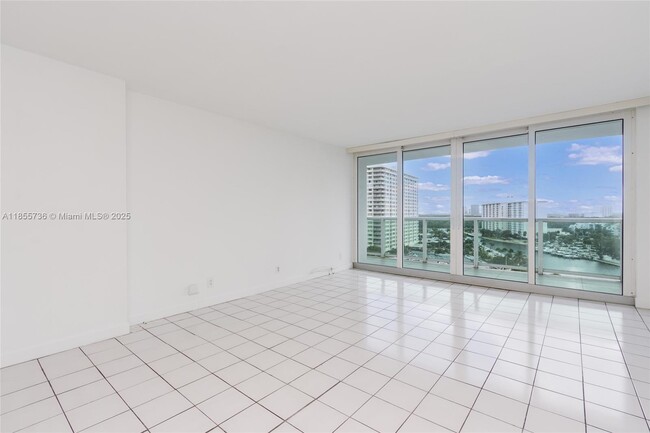 Building Photo - 100 Bayview Dr