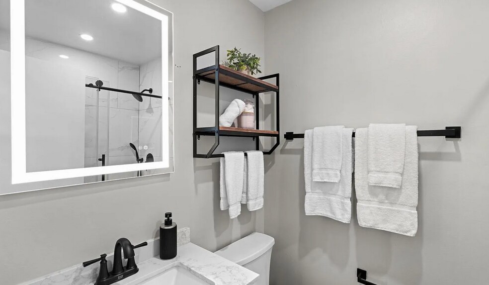 master bath - 3881 Steppes Ct