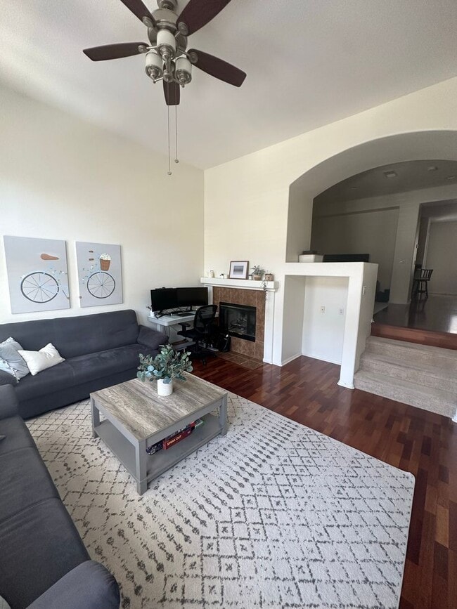 Building Photo - Stunning 3-Bedroom, 2.5-Bath Townhome in the Heart of Torrey Highlands – A Must-See!