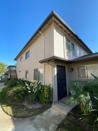 Building Photo - Vista DelMonte 2 bed, 1 bath condo with co...