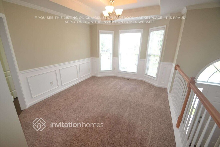 Building Photo - 5721 Flowers Ridge SW