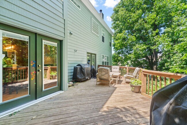 Building Photo - 16611 Highland Summit Dr