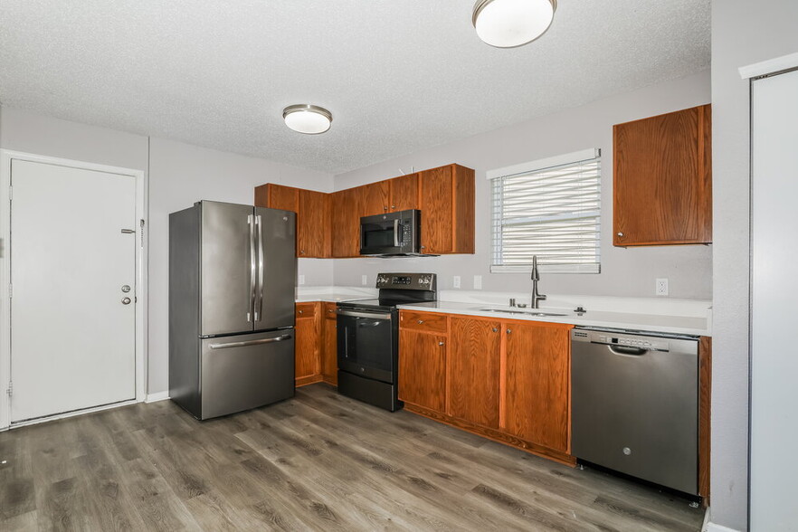 Building Photo - 708 Adagio Dr