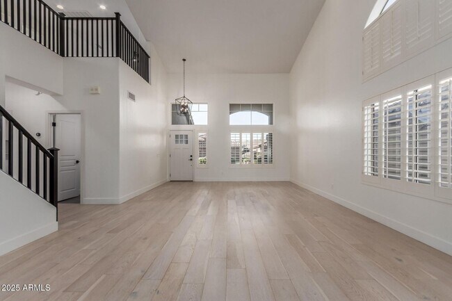 Building Photo - 3 bed, 2.5 bath Scottsdale home with POOL