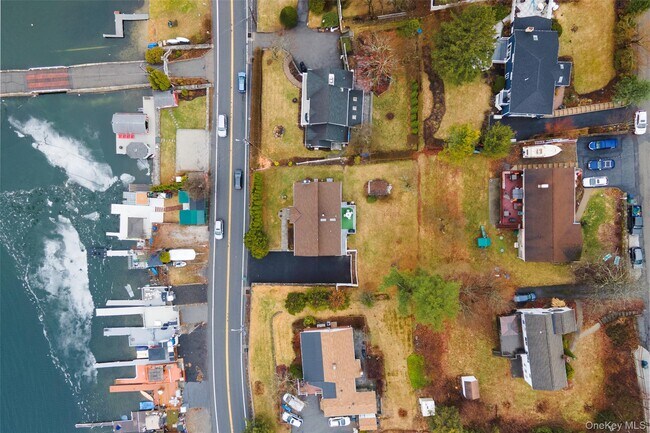 Building Photo - 850 S Lake Blvd