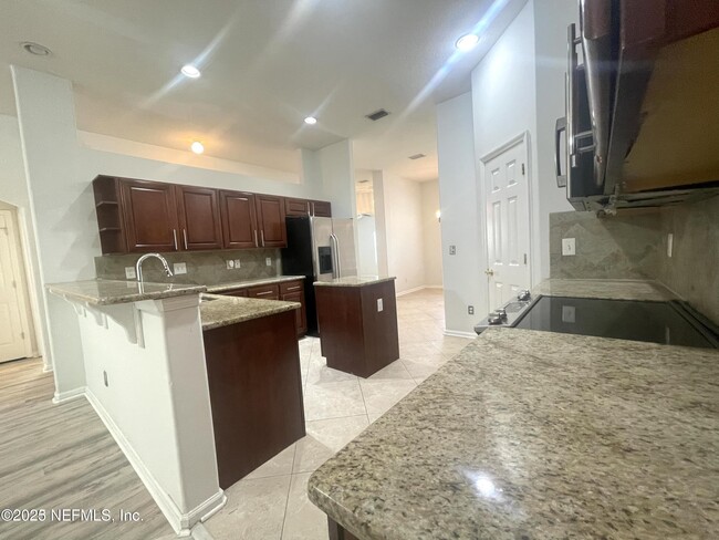 Building Photo - 1200 Stonehedge Trail Ln
