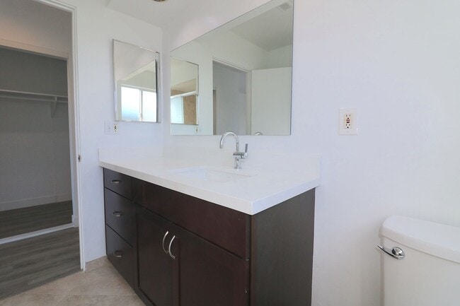 Building Photo - 3 bed/ 2 bath house in University city! Pool/ yard w 2 car garage! Remodeled kitchen and updated ...