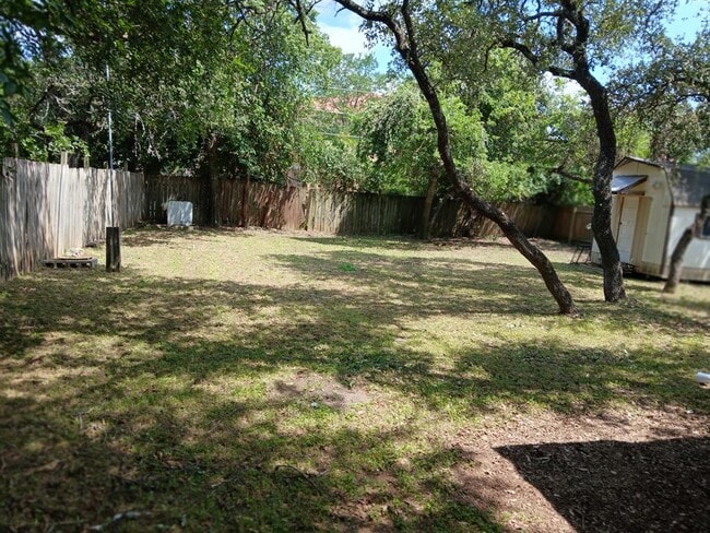 Building Photo - 10015 Woodland Village Dr