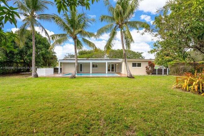Building Photo - 17505 SW 91st Ave