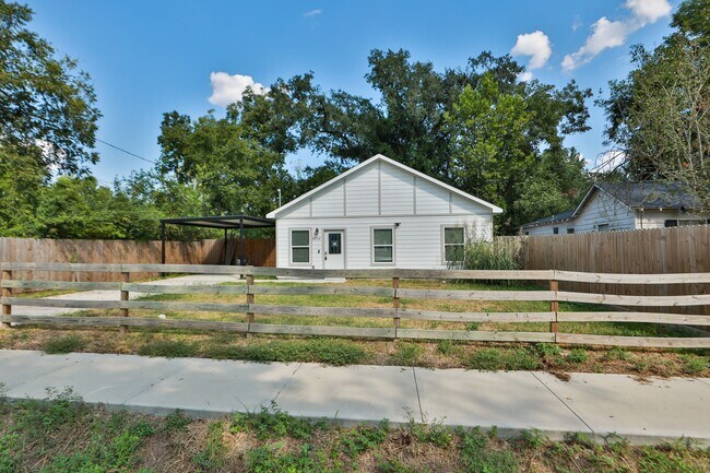 Primary Photo - 8316 Peachtree St