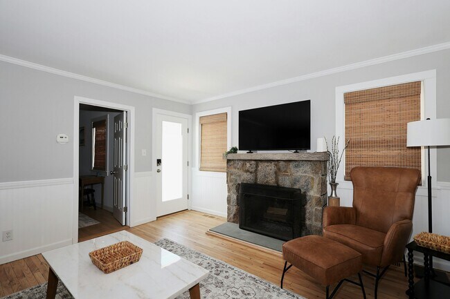 Building Photo - 6 Indian Ave