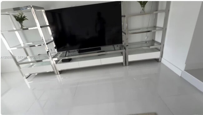 Building Photo - 336 Poinciana Island Dr