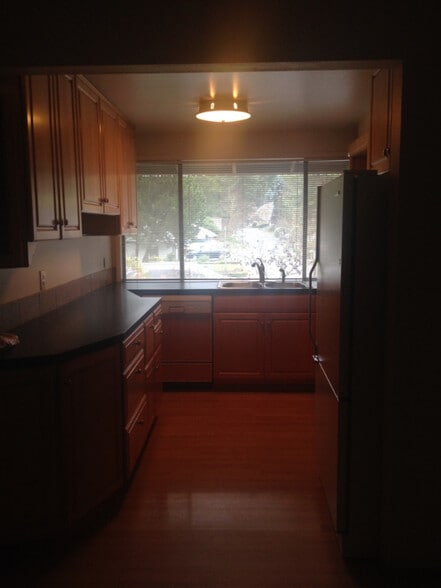 Building Photo - 15847 SW Village Ln