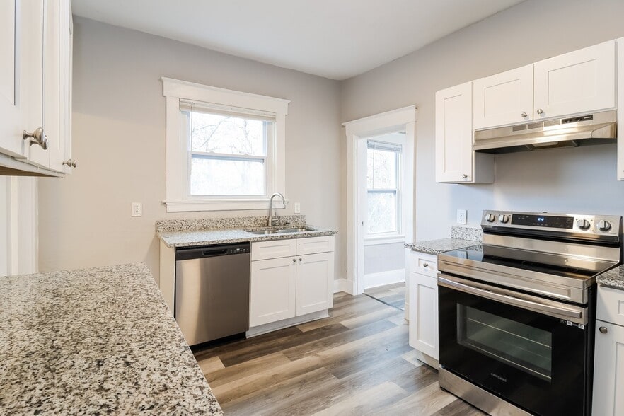 Building Photo - 2839 Marshall Ave