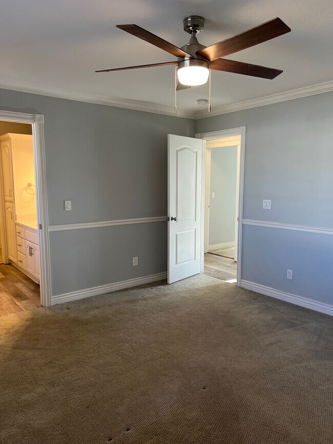 Building Photo - THIS IS A LEASE TAKEOVER - PLEASE CONTACT ...