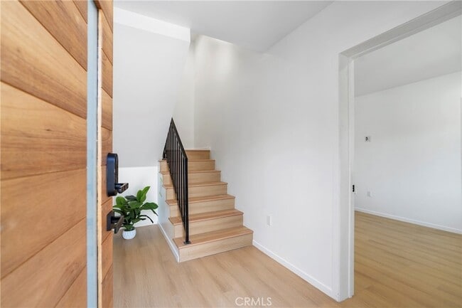 Building Photo - 2517 Alsace Ave