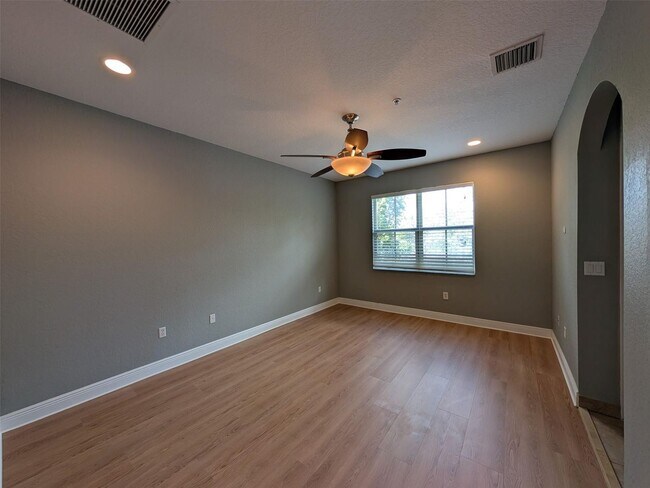 Building Photo - 701 Prospect Rd