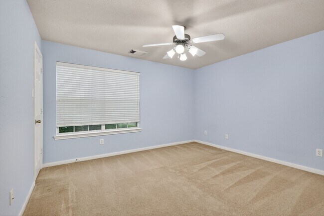 Building Photo - 26 Ebony Oaks Pl