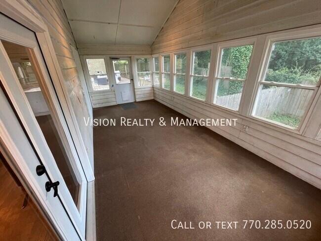 Building Photo - 117 Bascomb Dr