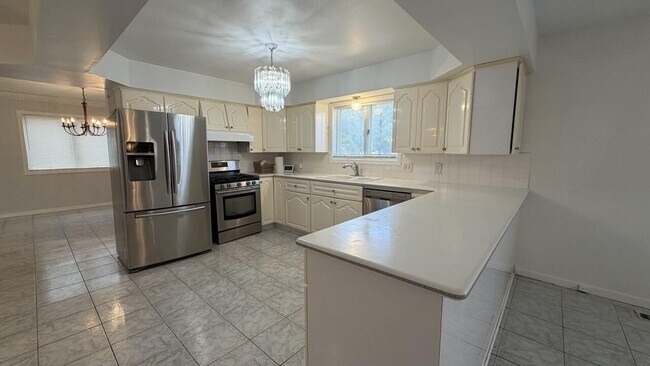 Building Photo - 36868 Melbourne Dr