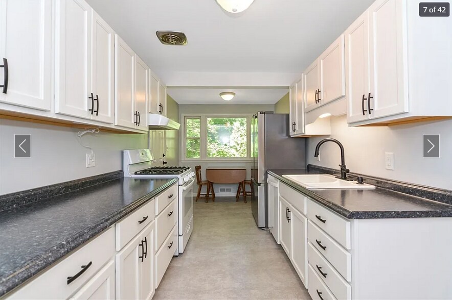 Primary Photo - 39 Beechmont St