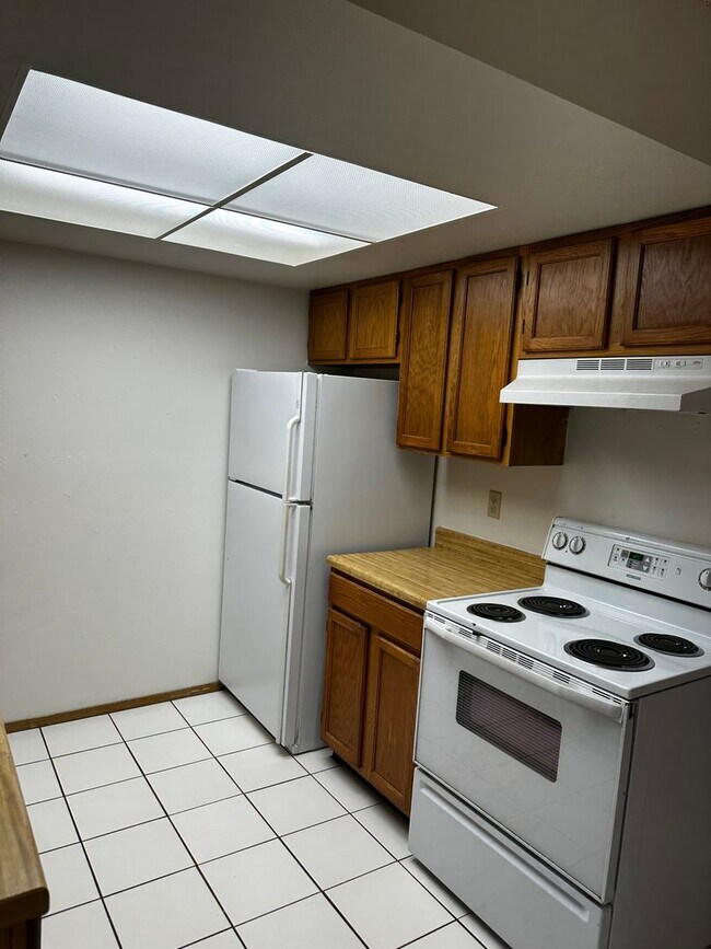 Building Photo - Nice 2 bedroom townhome on Soaring Eagle!