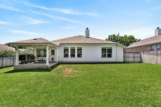 Building Photo - 2504 Branding Iron Ln