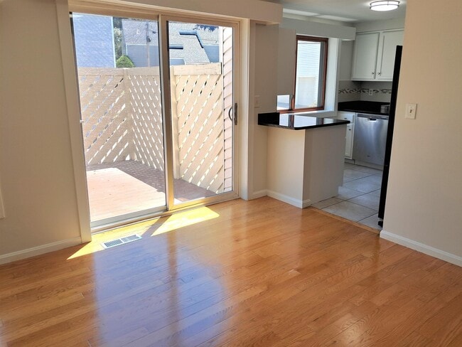 Building Photo - 4 Esquire Cir