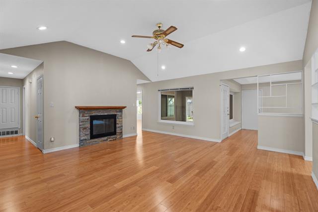 Building Photo - 7114 Lo Chalmers Ln