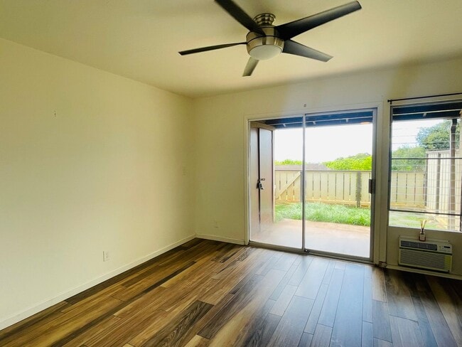 Building Photo - Partly Furnished 2-bedroom,1.5-bath Townho...