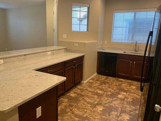 Building Photo - A gorgeous two story 3 bedroom 2.5 bath townhome