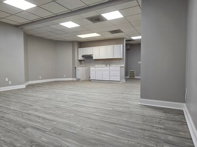 Building Photo - 3607 W 26th St