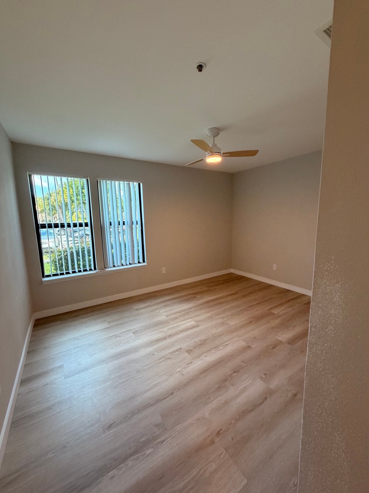 Building Photo - 4002 Crockers Lake Blvd