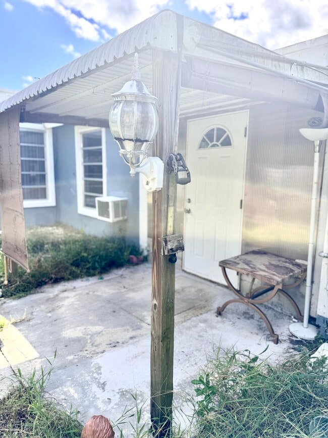 Building Photo - 5312 Bowling Green Dr