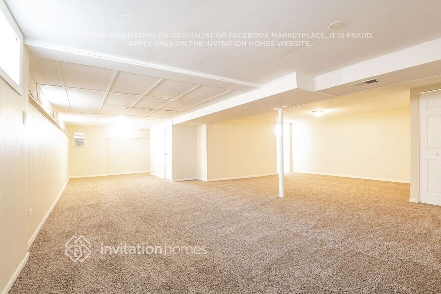 Building Photo - 423 N Park Dr