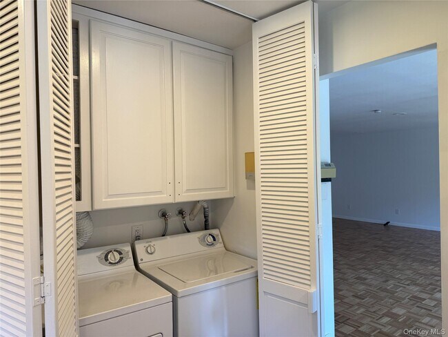 Building Photo - 15 Old Field