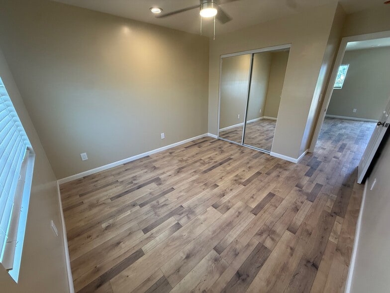 Building Photo - 4860 Palm Ave