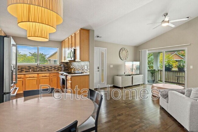 Building Photo - 4635 Hahns Peak Dr