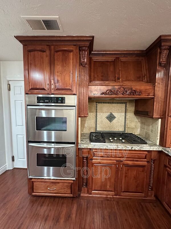 Building Photo - 5503 W Sweet Dr