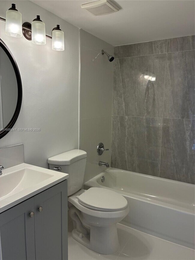 Building Photo - 9040 SW 125th Ave