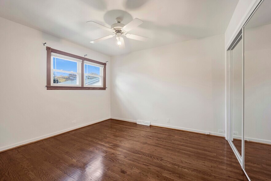 Building Photo - 9410 Lawler Ave