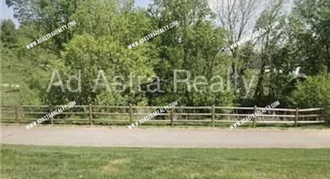 Building Photo - Beautiful Townhome in Platte City-Availabl...