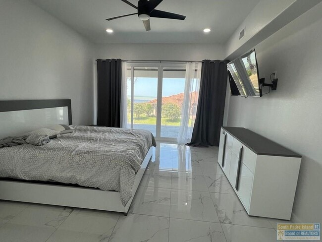 Building Photo - 154 Oleander Dr