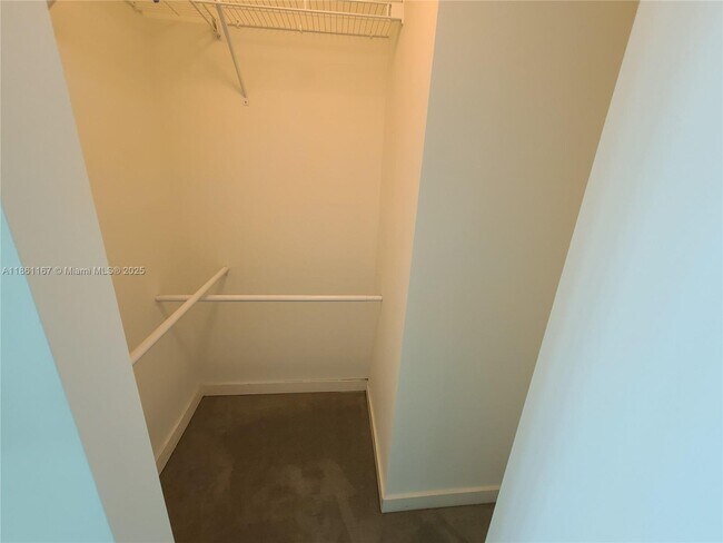 Building Photo - 1100S S Miami Ave