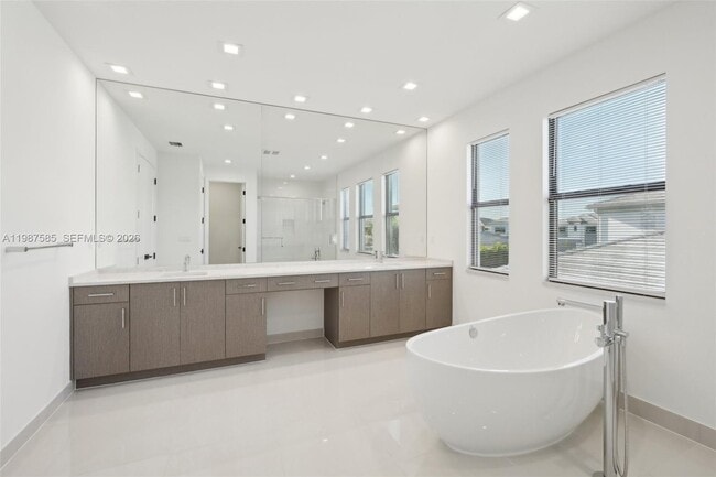 Building Photo - 13076 Feathering Wy