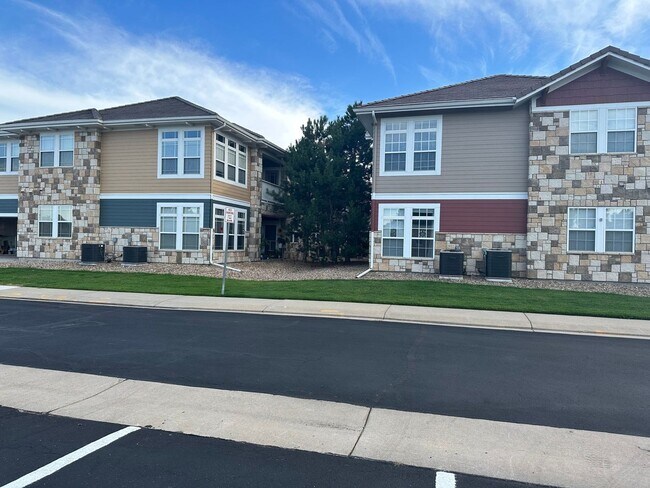 Building Photo - Charming 2BR Townhome in Broomfield