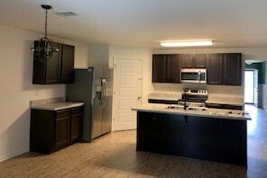 Building Photo - 519 E Marigold Dr