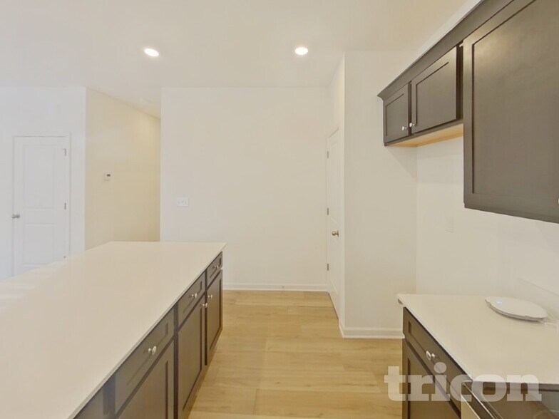 Building Photo - 132 Beautiful Wy